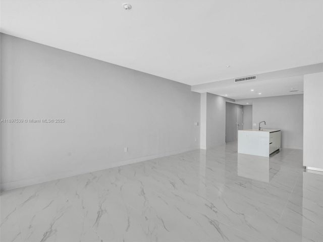 Apartment for rent  Unit #3303 - photo 6672872