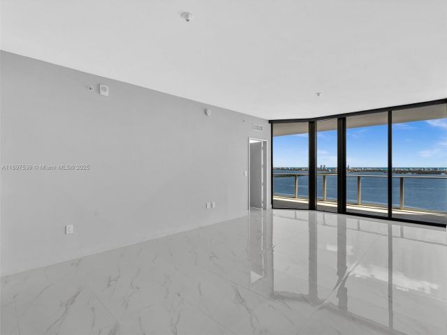 Apartment for rent  Unit #3303 - photo 6672876