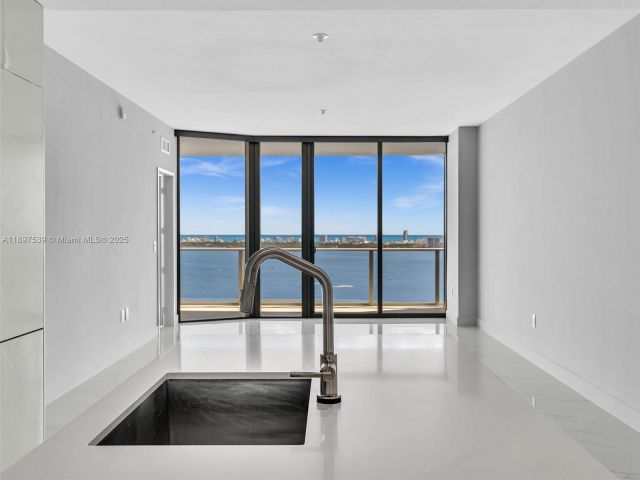 Apartment for rent  Unit #3303 - photo 6672878