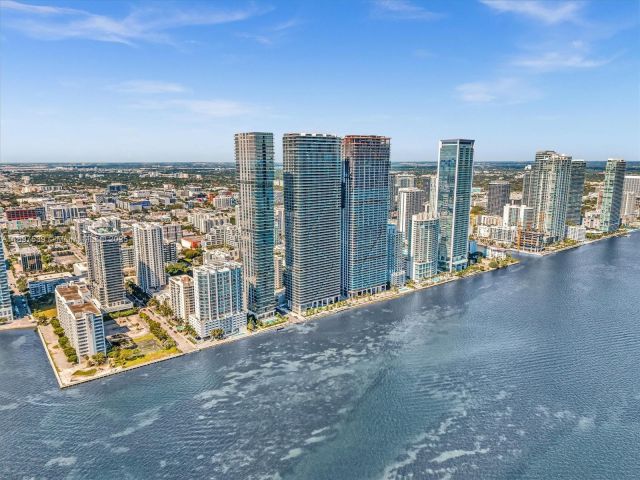 Apartment for rent  Unit #3303 - photo 6672887