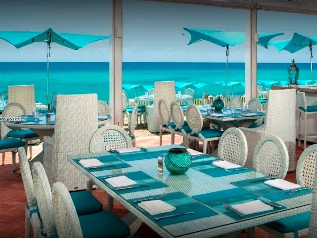 2-bedroom condo for sale in Sunny Isles Beach - 18001 COLLINS 1409 - MondialRealty