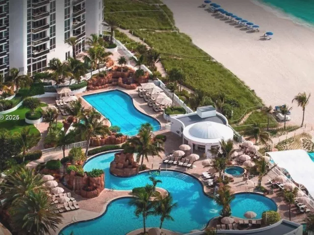 2-bedroom condo for sale in Sunny Isles Beach - 18001 COLLINS 1409 - MondialRealty