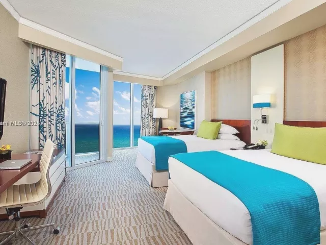 2-bedroom condo for sale in Sunny Isles Beach - 18001 COLLINS 1409 - MondialRealty