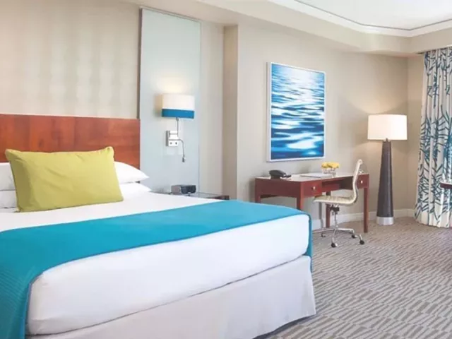 2-bedroom condo for sale in Sunny Isles Beach - 18001 COLLINS 1409 - MondialRealty