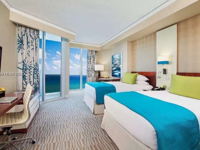 2-bedroom condo for sale in Sunny Isles Beach - 18001 COLLINS 1409 - MondialRealty