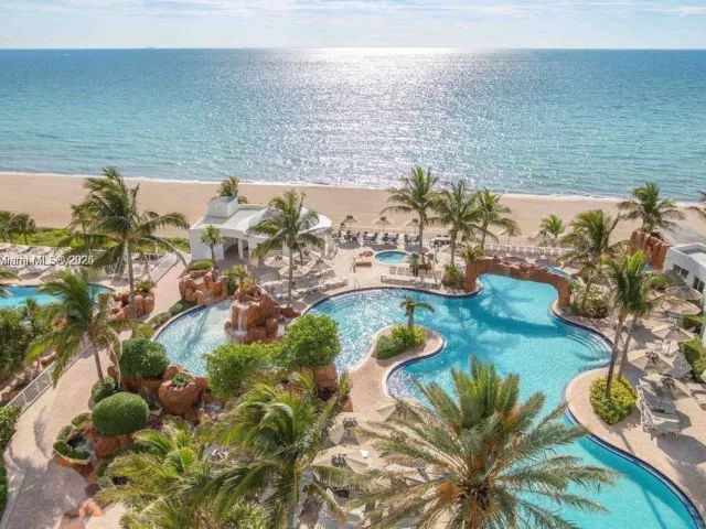2-bedroom condo for sale in Sunny Isles Beach - 18001 COLLINS 1409 - MondialRealty
