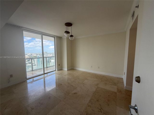 Apartment for sale  Unit #5211 - photo 6672670