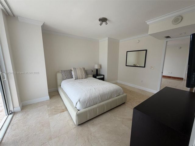 Apartment for sale  Unit #5211 - photo 6672674