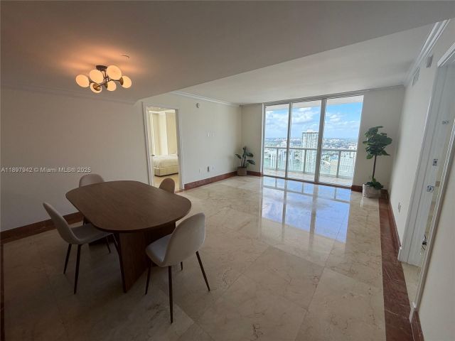 Apartment for sale  Unit #5211 - photo 6672676