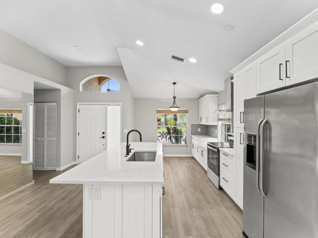 Home for sale at 2022 Bonisle Circle - photo 6688267