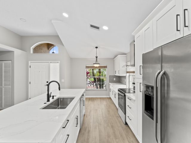 Home for sale at 2022 Bonisle Circle - photo 6688271