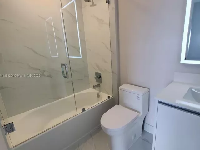 4-bedroom condo for rent in Miami - 700 NE 24th Street 1101 - MondialRealty