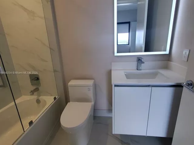 4-bedroom condo for rent in Miami - 700 NE 24th Street 1101 - MondialRealty