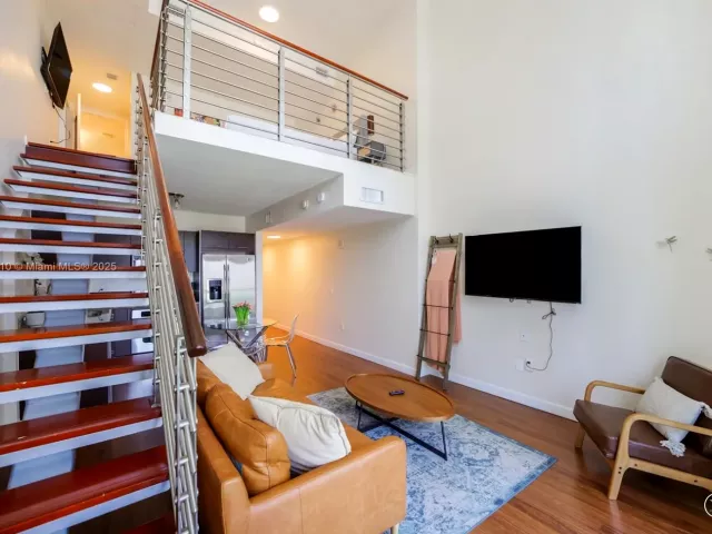 1-bedroom condo for sale in Miami - 41 SE 5th St 1003 - MondialRealty