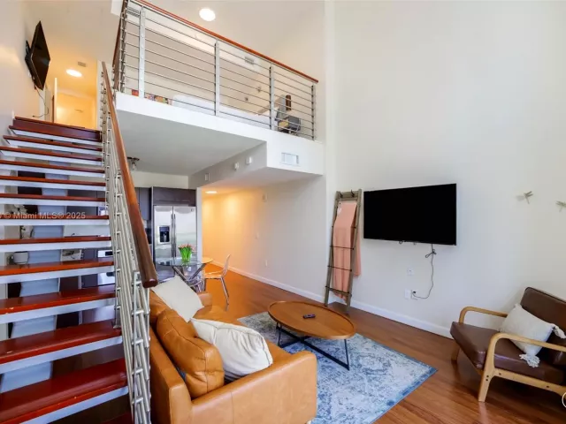 1-bedroom condo for sale in Miami - 41 SE 5th St 1003 - MondialRealty