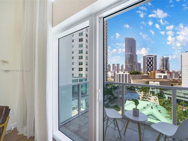 Apartment for sale  Unit #1003 - photo 6672908