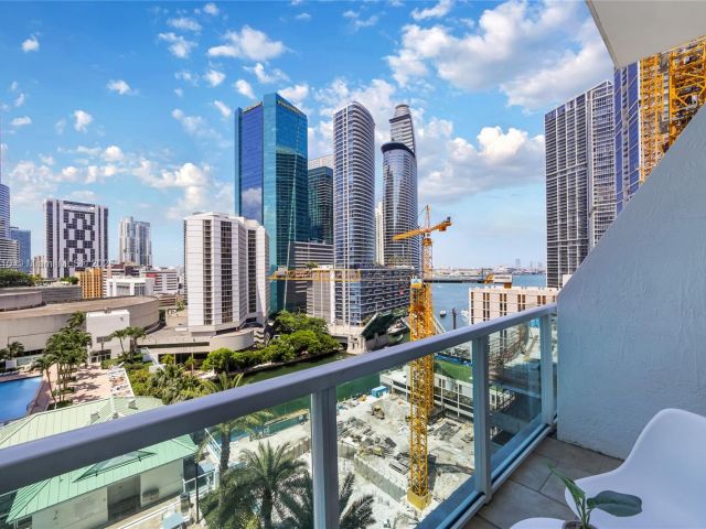 Apartment for sale  Unit #1003 - photo 6672917