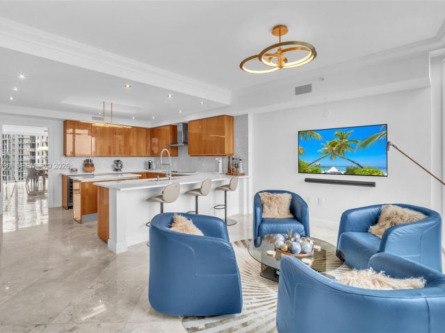 Apartment for sale  Unit #3706 - photo 6673275