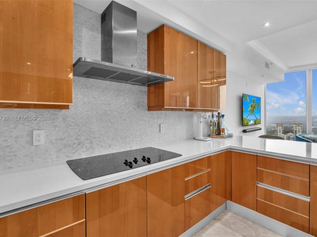 Apartment for sale  Unit #3706 - photo 6673280