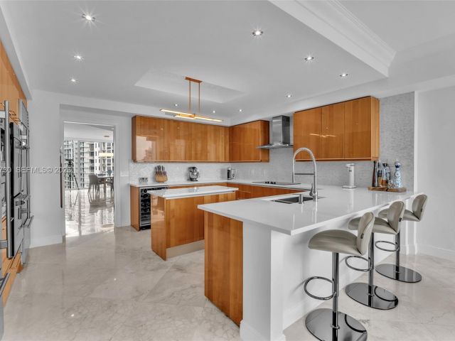 Apartment for sale  Unit #3706 - photo 6673285