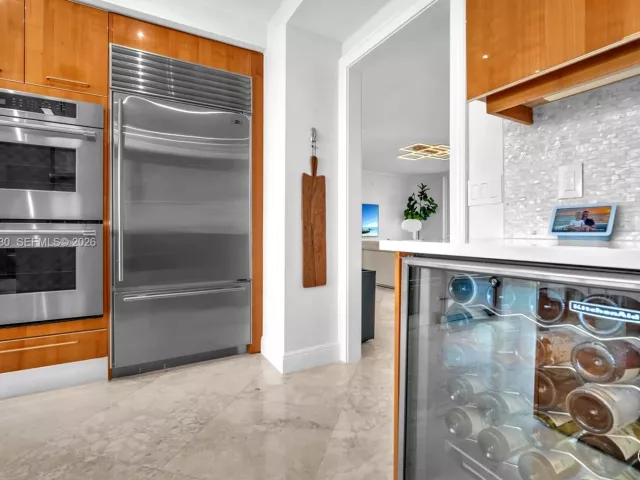 3-bedroom condo for sale in Fort Lauderdale - 333 Las Olas Way 3706 - MondialRealty