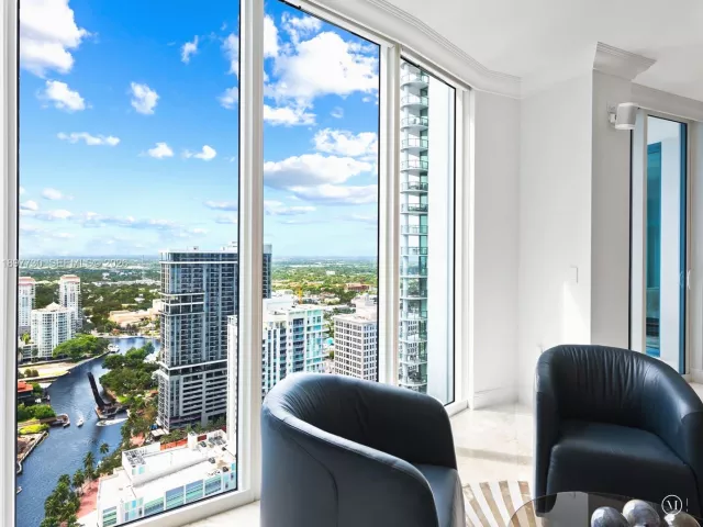 3-bedroom condo for sale in Fort Lauderdale - 333 Las Olas Way 3706 - MondialRealty