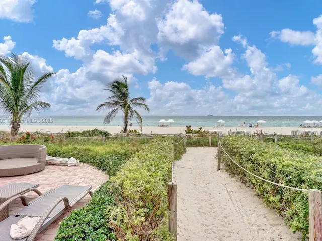 1-bedroom condo for sale in Sunny Isles Beach - 18201 Collins Ave 708 - MondialRealty