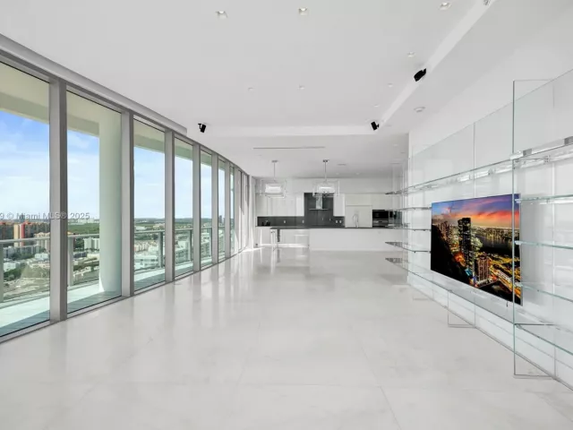 3-bedroom condo for sale in Sunny Isles Beach - 17475 Collins Ave 2302 - MondialRealty