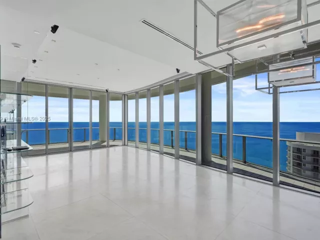 3-bedroom condo for sale in Sunny Isles Beach - 17475 Collins Ave 2302 - MondialRealty
