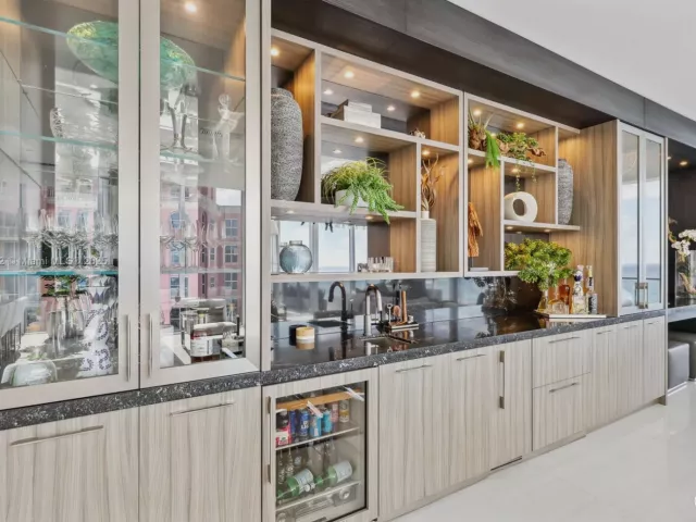 4-bedroom condo for sale in Fort Lauderdale - 2200 N Ocean Blvd S2301 - MondialRealty