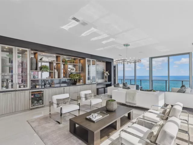 4-bedroom condo for sale in Fort Lauderdale - 2200 N Ocean Blvd S2301 - MondialRealty