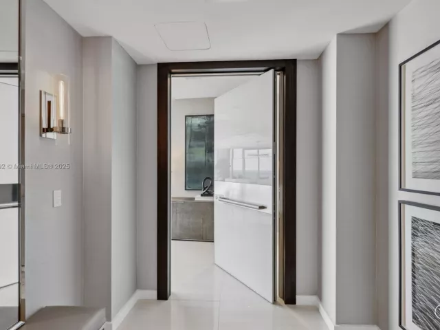 4-bedroom condo for sale in Fort Lauderdale - 2200 N Ocean Blvd S2301 - MondialRealty