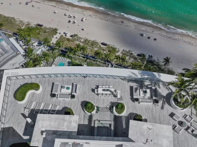 4-bedroom condo for sale in Fort Lauderdale - 2200 N Ocean Blvd S2301 - MondialRealty