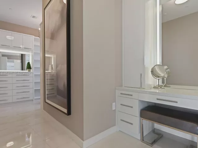 4-bedroom condo for sale in Fort Lauderdale - 2200 N Ocean Blvd S2301 - MondialRealty