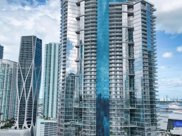 3-bedroom condo for sale in Miami - 851 NE 1st Ave 4107 - MondialRealty