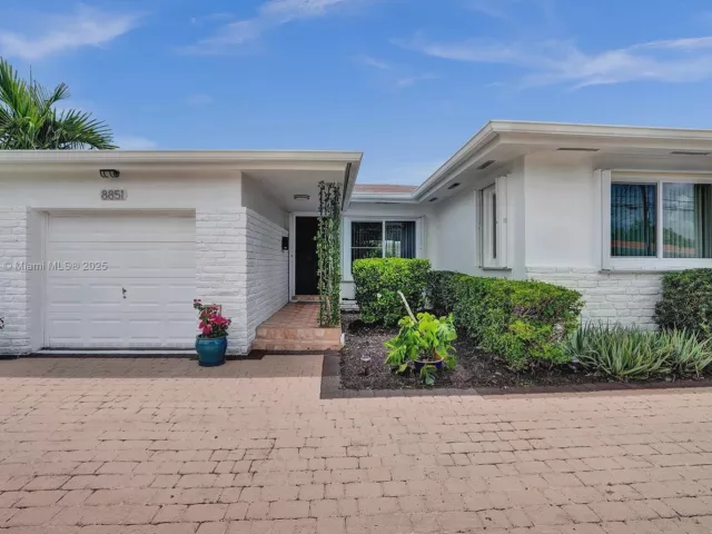 3-bedroom home for rent in Surfside - 8851 Byron Ave - MondialRealty