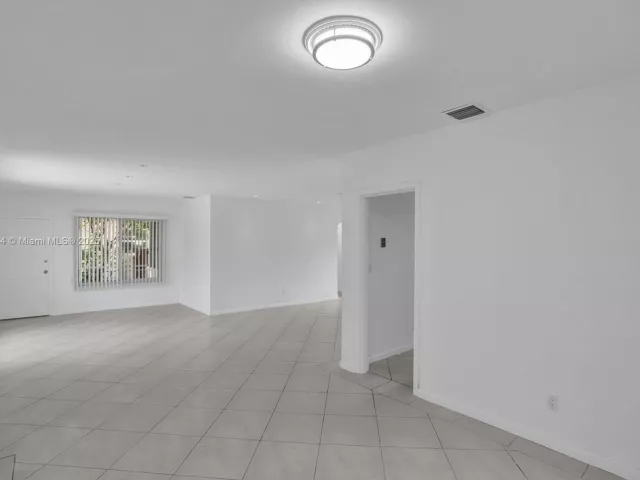 3-bedroom home for rent in Surfside - 8851 Byron Ave - MondialRealty