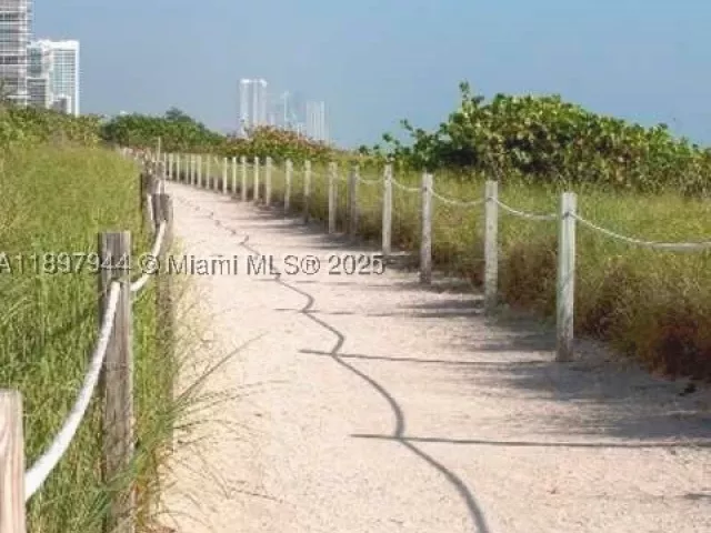 3-bedroom home for rent in Surfside - 8851 Byron Ave - MondialRealty