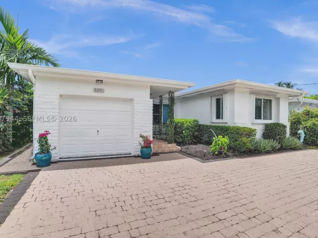 3-bedroom home for rent in Surfside - 8851 Byron Ave - MondialRealty