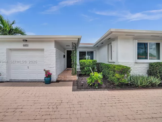 3-bedroom home for rent in Surfside - 8851 Byron Ave - MondialRealty
