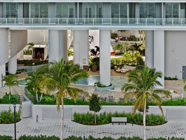 2-bedroom condo for rent in Miami - 700 NE 24th St 702 - MondialRealty