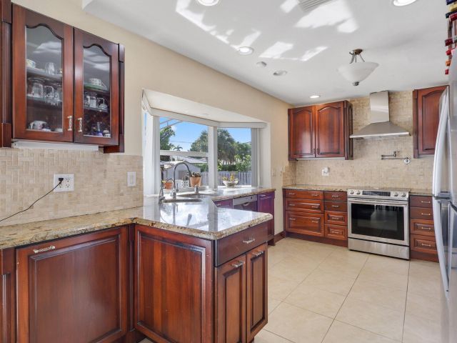 Home for sale at 4850 NE 28th Avenue - photo 6687128