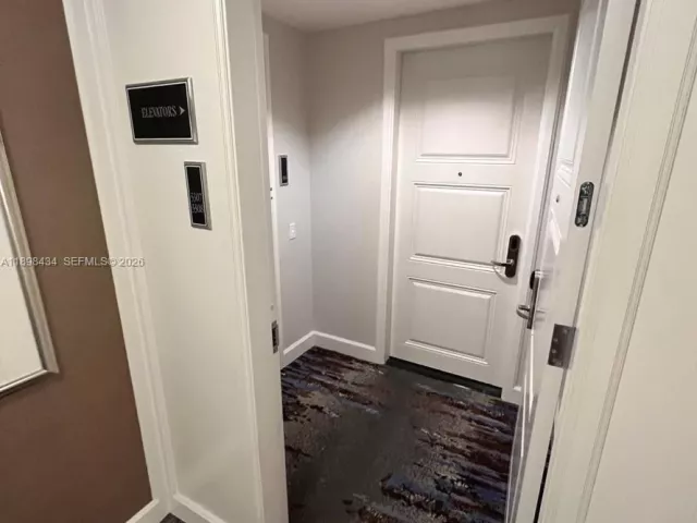 2-bedroom condo for rent in Miami - 1435 Brickell Ave 3307 - MondialRealty