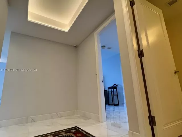 2-bedroom condo for rent in Miami - 1435 Brickell Ave 3307 - MondialRealty