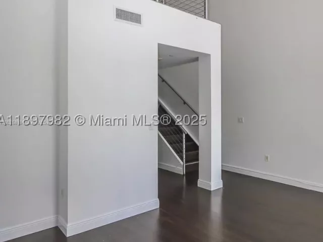 1-bedroom condo for sale in Miami - 1050 Brickell Ave 414 - MondialRealty