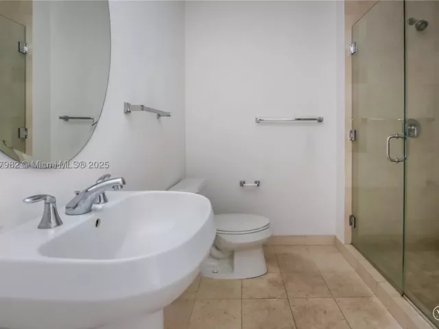 1-bedroom condo for sale in Miami - 1050 Brickell Ave 414 - MondialRealty