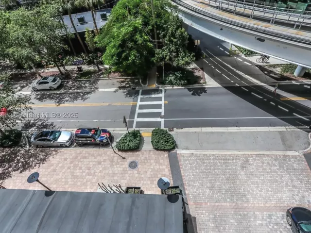 1-bedroom condo for sale in Miami - 1050 Brickell Ave 414 - MondialRealty