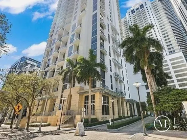 1-bedroom condo for sale in Miami - 1050 Brickell Ave 414 - MondialRealty