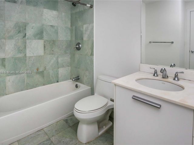 Apartment for sale  Unit #414 - photo 6686339