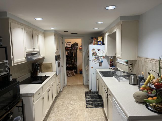 Home for sale at 621 SW 68th Avenue - photo 6690032